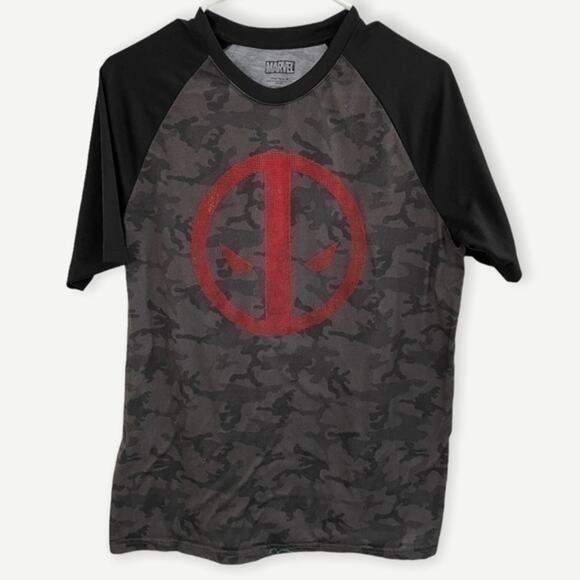 Marvel Deadpool T-shirt Size Medium Graphic Design Crewneck Short Sleeve raglan - Picture 1 of 5